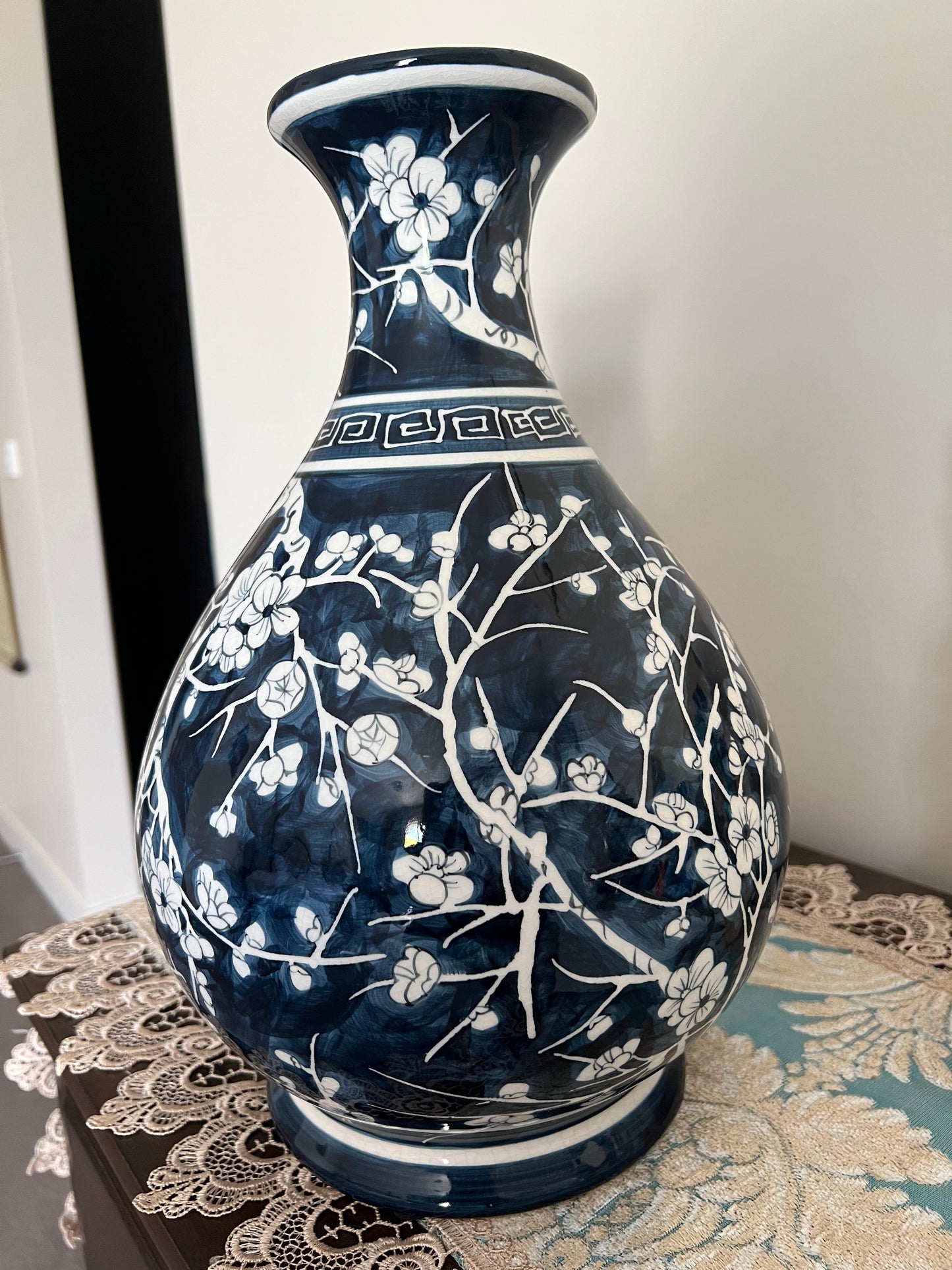 Chinese Style Ceramic Decorative Vase