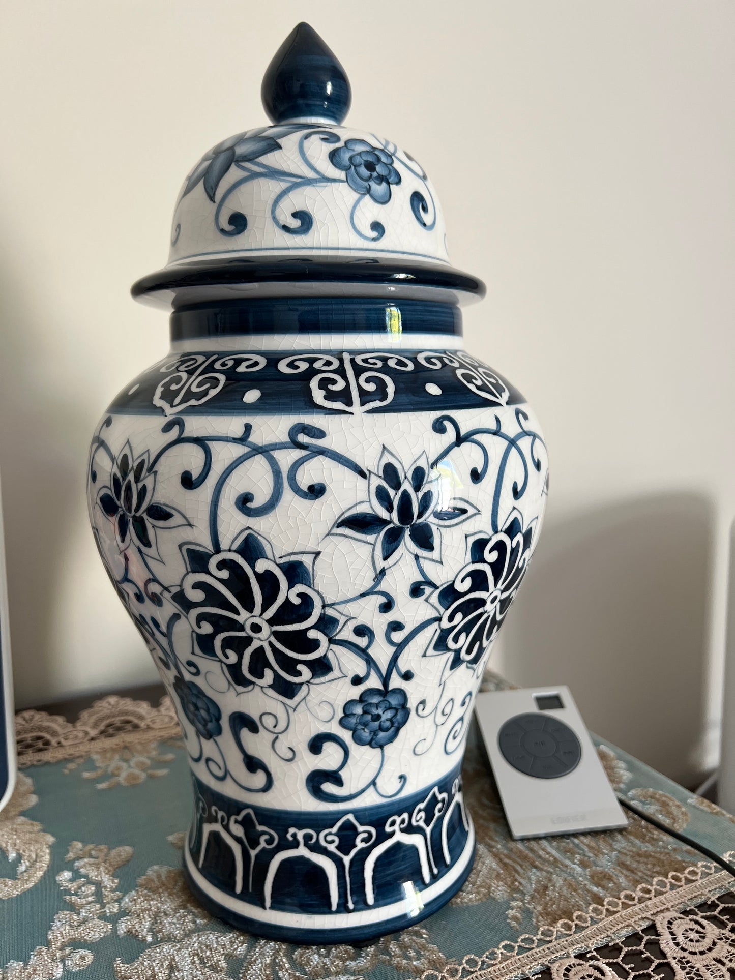 Chinese Style Ceramic Decorative Vase