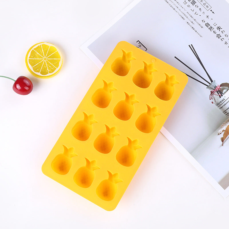 Cute shape silicone ice compartment