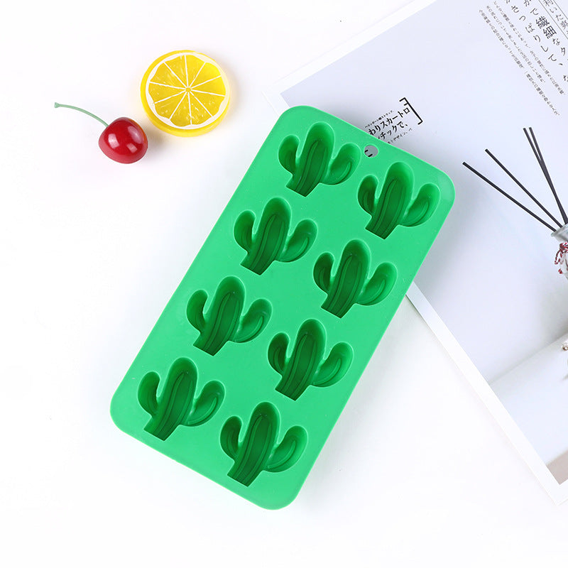 Cute shape silicone ice compartment