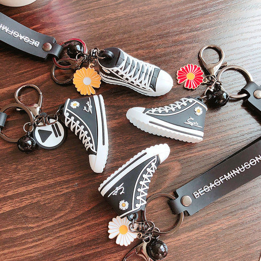 Creative small daisy sneaker keychain charm