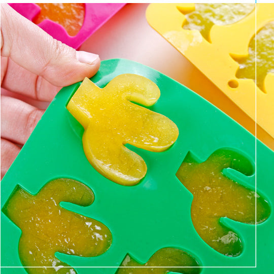 Cute shape silicone ice compartment