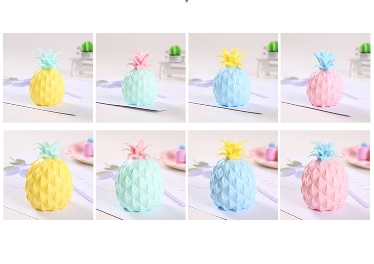 Wacky relief pineapple squeeze ball (color random)