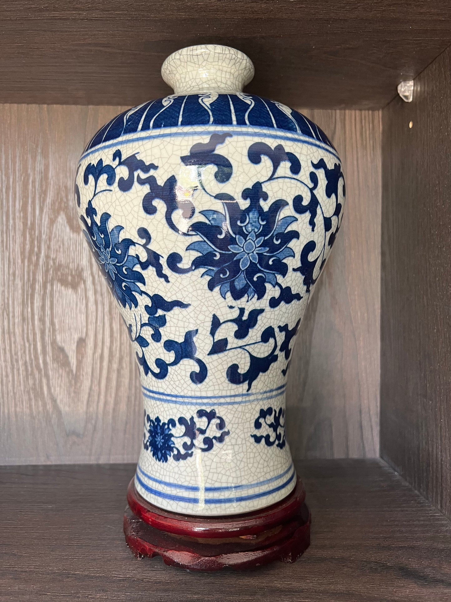 Chinese Style Ceramic Decorative Vase