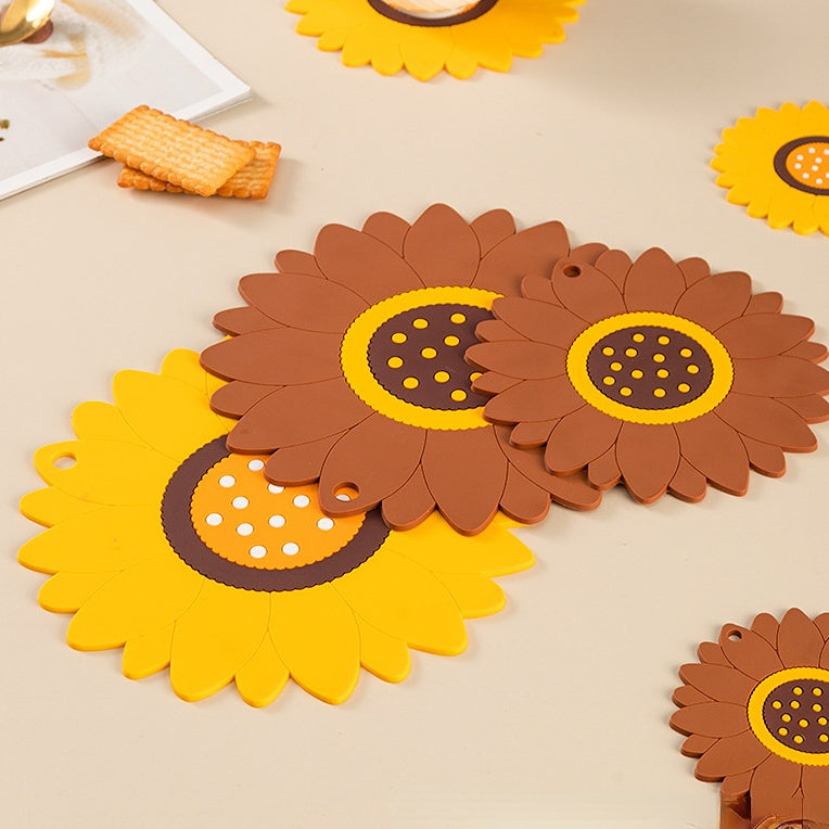 Lotus Silicone Insulated Placemats (Set of 3)