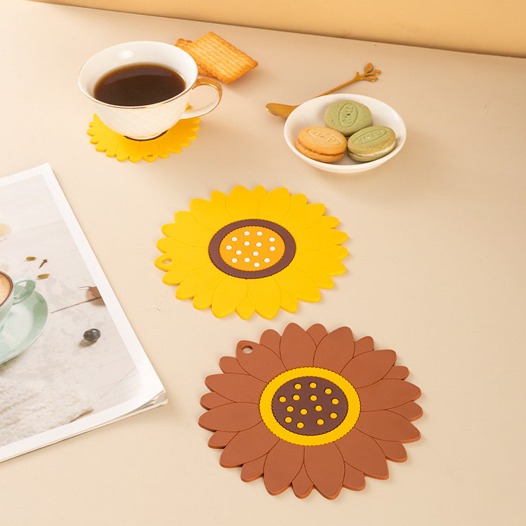 Lotus Silicone Insulated Placemats (Set of 3)