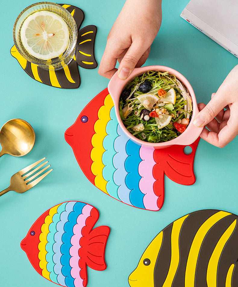 Creative PVC tropical fish high temperature resistant table mat (large small 2 / set)