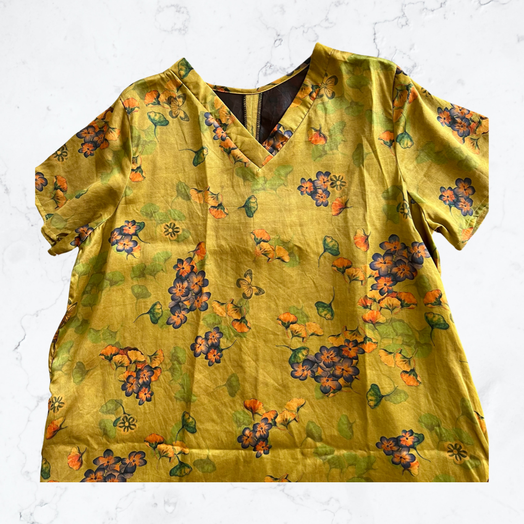 Women's dark yellow background small flower silk robe